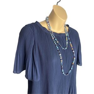Ann Taylor Tiny Pleats Flowy Short Sleeve Blouse Top Size Medium Petite